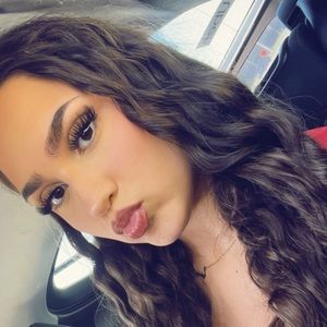 Meet your Posher, Alessia